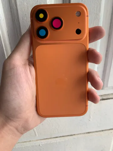 Carcaça iPhone 14pro estilo 17 pro laranja