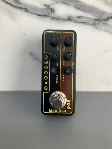 Pedal de Guitarra MOOER DAYTRIPPER (simulador VOX AC30 Alnico Blue)