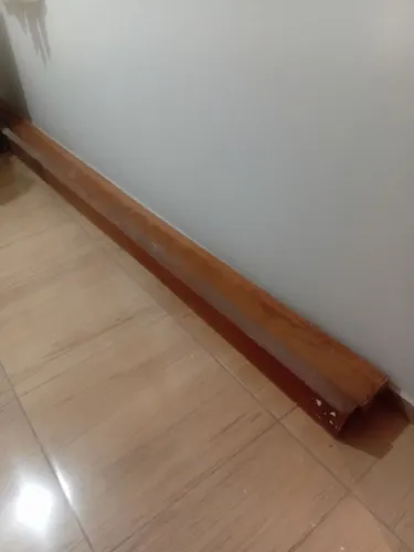 Linhas Massaranduba 5x11. 3 peças de 5 metros e 2 peças de 4 metros.