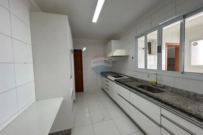 Apartamento para locação no Condomínio Residencial Itamaraty com 3 suítes, 154m² em Nova O