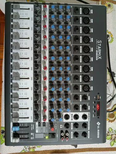 Mesa de som starmix 12 canais