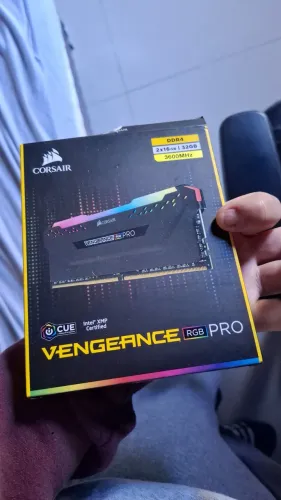 Memória RAM ddr4 Corsair Vengeance 16gb rgb
