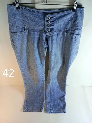 calças e short feminino 42- 44- 48
