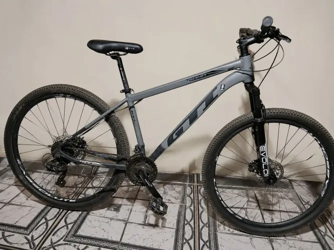 Bicicleta quadro número 17