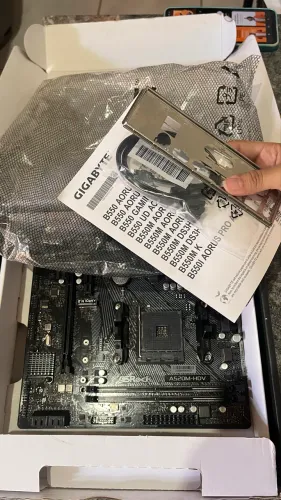 Placa-Mãe Gigabyte B550M Aorus Elite, AMD AM4, Micro ATX, DDR4