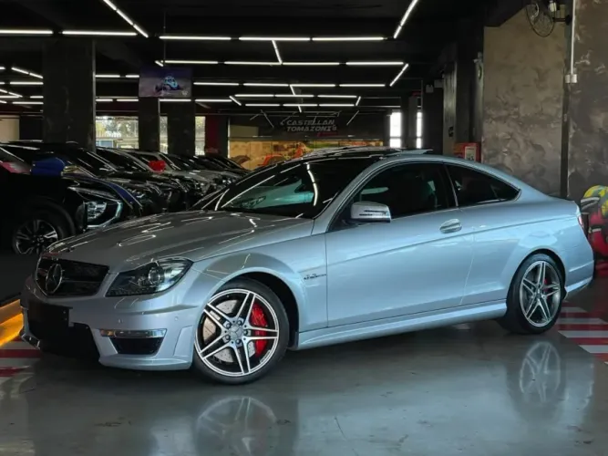 Mercedes-Benz C-63 Coupe AMG 6.2 V8 Aut. 2013