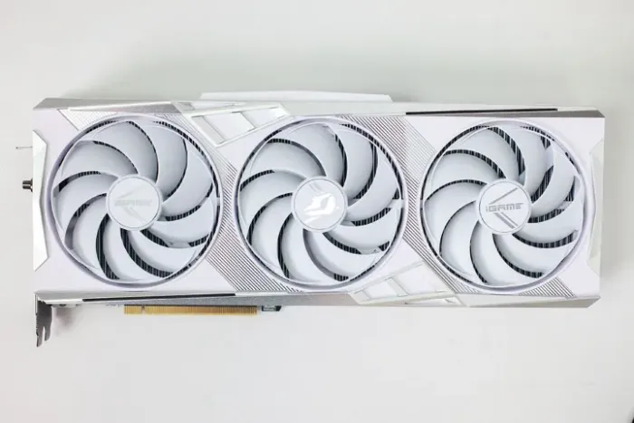 Colorful RTX 4070 Ti Super Vulcan W OC (apenas troca por RTX 5090)