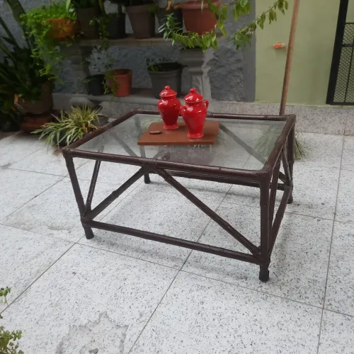 Mesa de centro em bambu tampo de vidro 