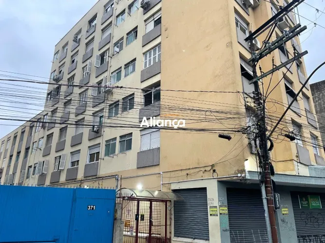 Apartamento para alugar com 1 dormitório, semi mobiliado no bairro Centro Histórico em Por