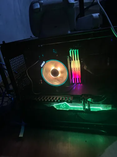 PC GAMER RODA TUDO - Ryzen 7 5800XT / RX 7700 XT / 32GB RAM / Fonte 750W Gold