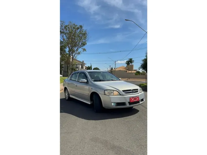 Chevrolet Astra Sedan Comfort 1.8 MPFI 8V 4P (álcool) 2005