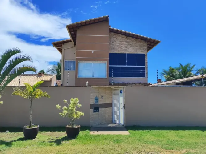 Sobrado para venda possui 300 metros quadrados com 4 quartos em Sauê - Aracruz - ES