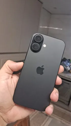 iPhone 16