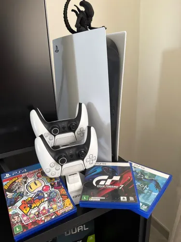 Ps5 1tb com leitor + 2 controles originais + jogos