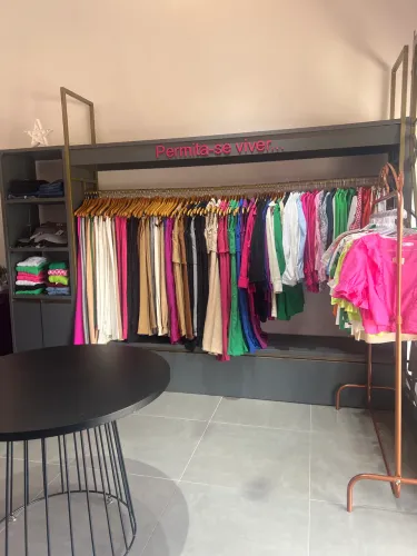 Vendo Móveis Para Loja Feminina 