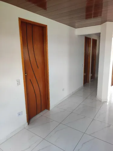 Aluga-se Casa /alojamento ler anúncio