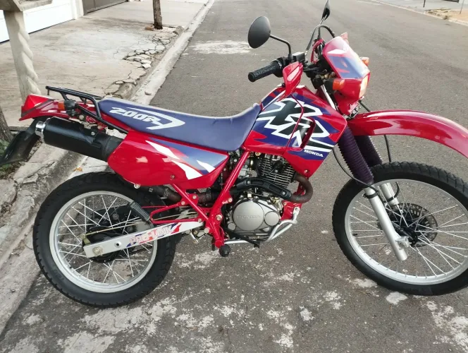 Vendo XR 200 ano 97
