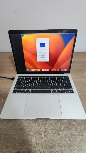 *Leia* Macbook Pro 13 Retina 2017 A1706 i5 8GB 512GB