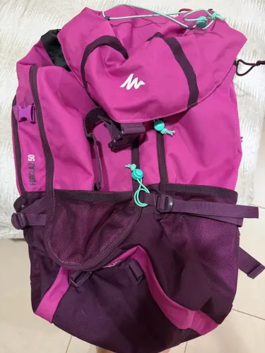 Mochila Quechua forclaz 50 litros.