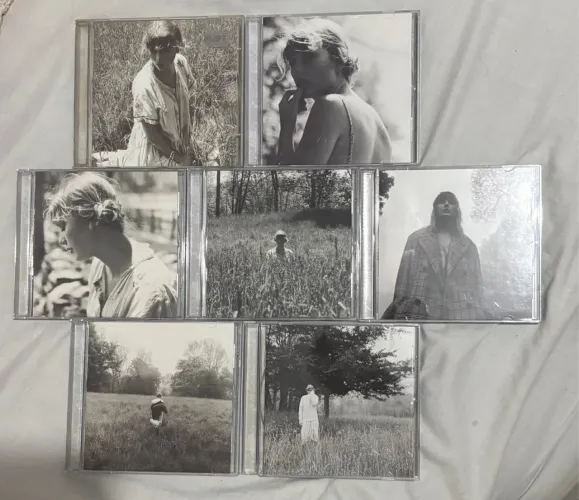 CDS FOLKLORE TAYLOR SWIFT
