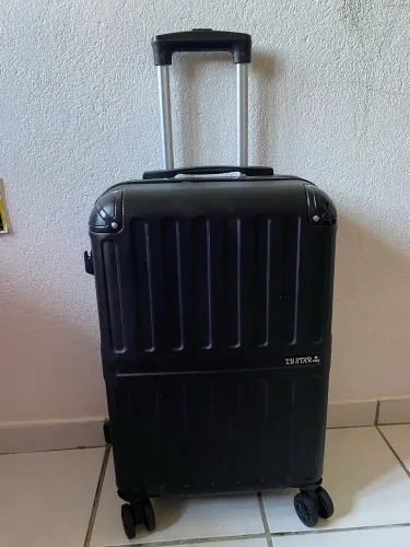 Mala de 12kg na cor preta
