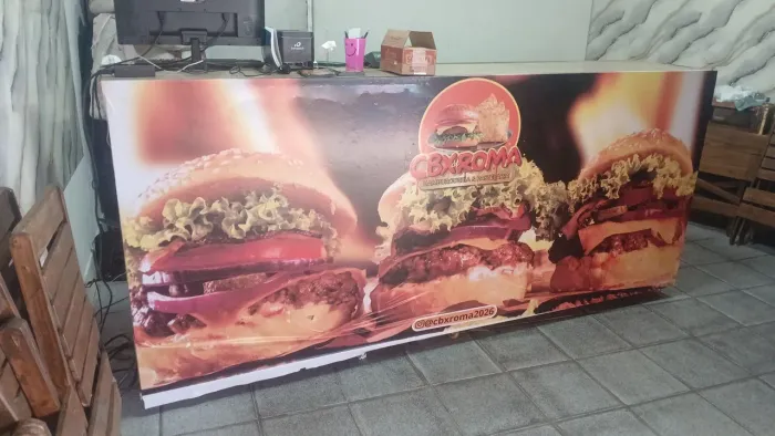 Vendo balcão com menos de 6 meses de uso