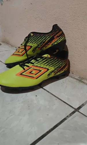 Chuteira Umbro Speed 4 Campo Nº 43/44 - Apenas 1 Uso | Estado de Nova