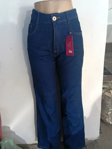 Roupas conservadas para bazar 