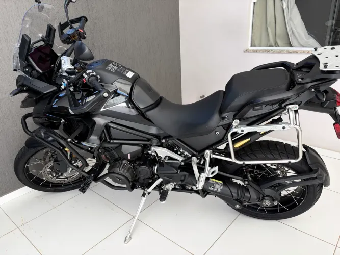 Vendo Triumph Tiger 1200 Black Edition 2026.