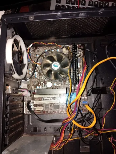 Kit i3 33220,com 2 memória ram de 8 giga cada