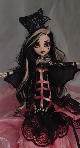 Draculaura Adult Collector CUSTON - Ler descrição - MONSTER HIGH 