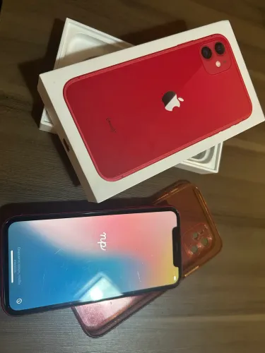 iPhone 11 vermelho 64G em ótimo estado 
