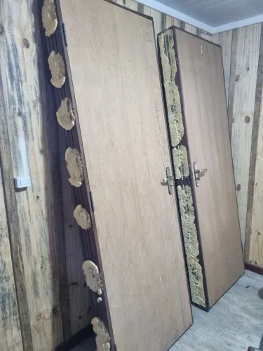 Porta para banheiro 0.70 larg × 2.10 alt