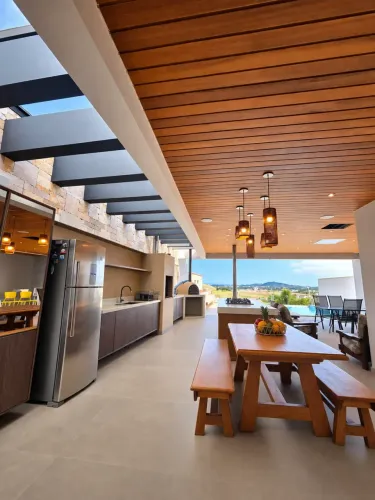 Casa com 4 suítes de alto padrão