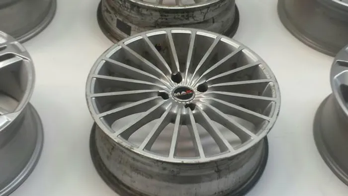 Roda aro 18 TSW Volare Prata com Diamantado Peugeot 4X108 