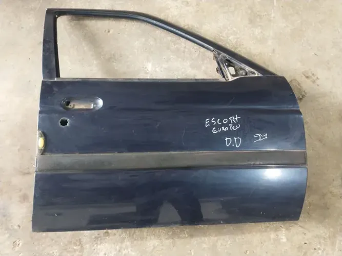 Porta dianteira direita Ford/Escort europeu 99
