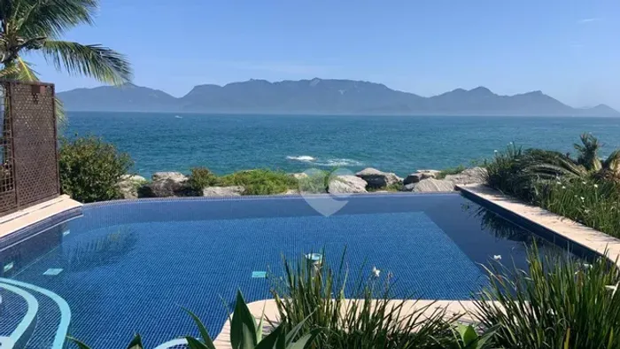 Casa com 4 quartos à venda, 317 m² por R$ 4.600.000 - Mangaratiba - Mangaratiba/RJ