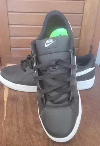 Tênis Nike Court Royale 2 Next - Preto e Branco (Tamanho 44)