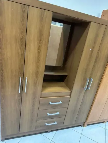 - Vendo "Guarda roupaS 5 PortaS_ Com Espelho _Novos de fábrica
