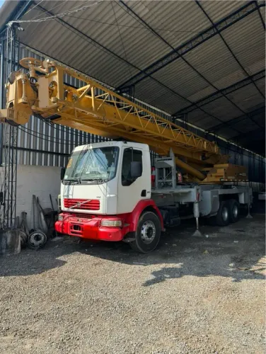 Volvo VM 310 - guindaste MD 300