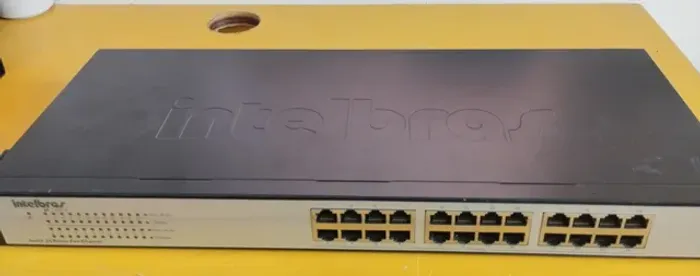 Switch INTELBRAS SF 2400 R - fast ethernet - 24P -