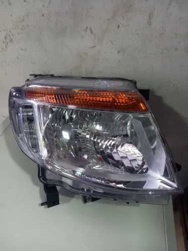 Farol Ranger 2013 a 2016 direito