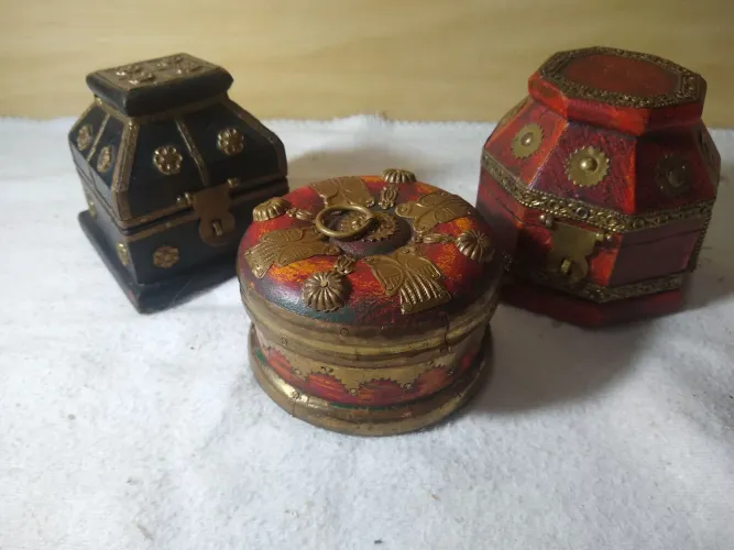 Caixas antigas /presentes / 3 reis magos 