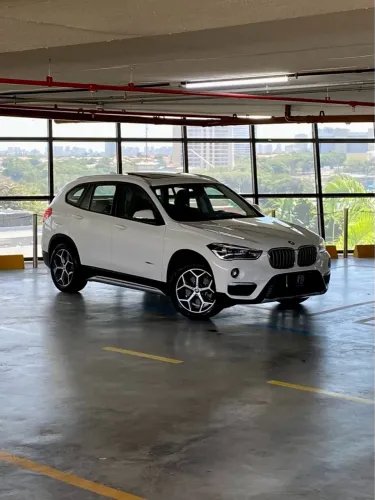 BMW X1 20i SDRIVE ACTIVE FLEX 2017! com teto panorâmico!