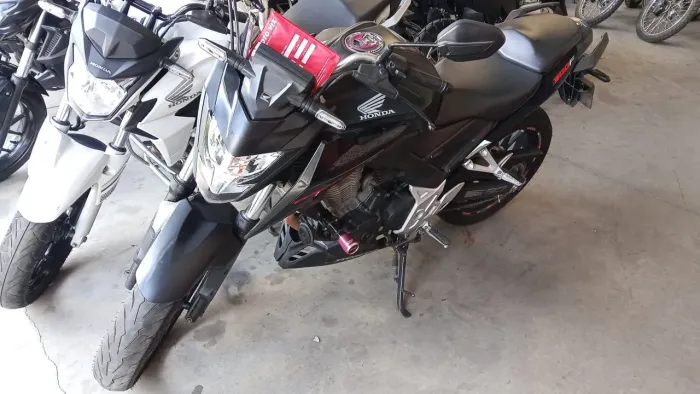 HONDA CB 300f PRETA 2023 SHALON MOTOS