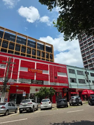 Alugo salas comerciais na Eduardo Ribeiro altos da ótica veja