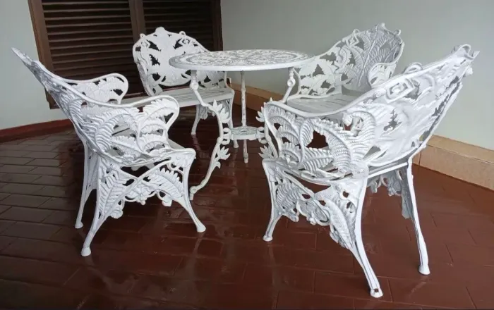 Conjunto Samambaia - Mesa e 4 Cadeiras - Clássico para Momentos Inesquecíveis.