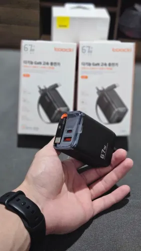 Carregador Toocki 67W com cabo retrátil - Novo