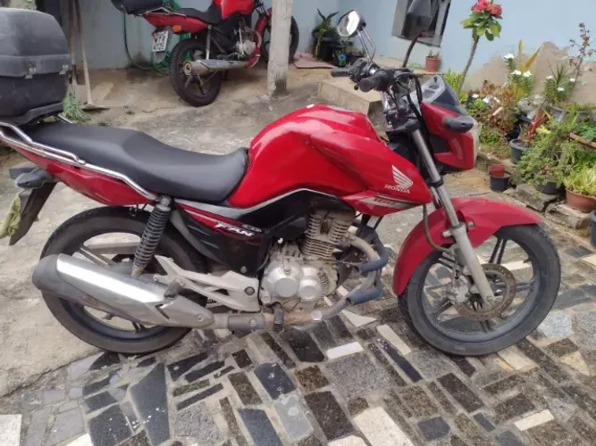Honda fan 160 vermelha ano 2016