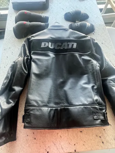 Jaqueta de Couro Ducati Original